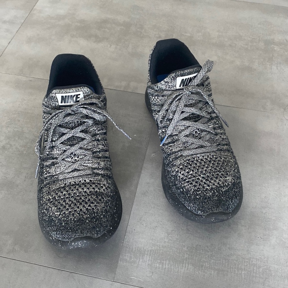 Size 9 Nike running sneakers